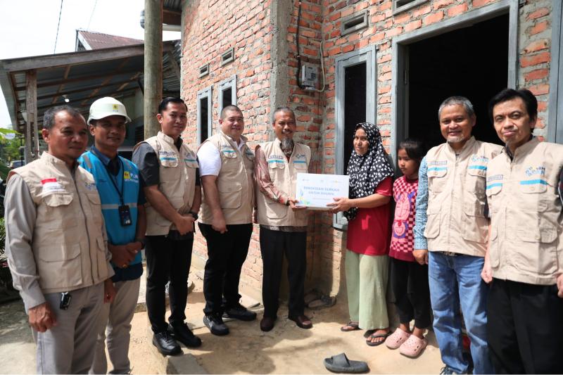 Gambar berita: PLN dan YBM PLN Berbagi Kebahagian, Salurkan Bantuan untuk Dhuafa