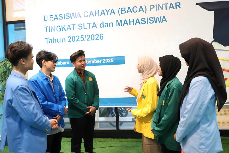 Sempena HPN, PLN UID Riau Kepri dan YBM PLN Dukung Generasi Emas Indonesia Melalui Beasiswa Cahaya Pintar