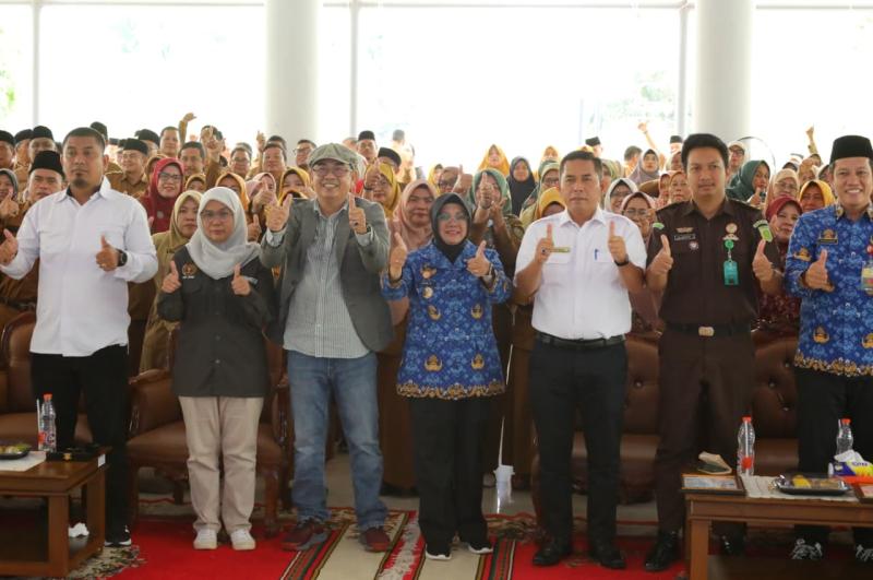 Lebih Dari 300 Kepsek SD dan SMP Hadiri Seminar Jurnalistik PWI Siak