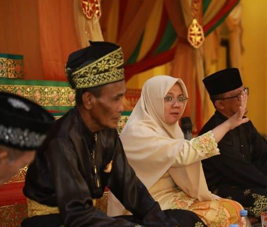 Ketum MKA LAMR Siak Wafat, Bupati Afni Sampaikan Duka Mendalam