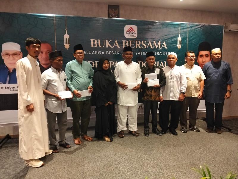DPD Parsindo Riau Santuni Anak Yatim dan Duafa