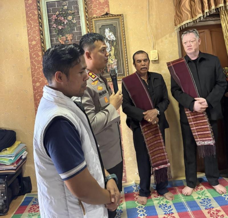 suasana-haru-iringi-pelepasan-jenazah-waka-pwi-bengkalis-yulistar-elavanto-simorangkir