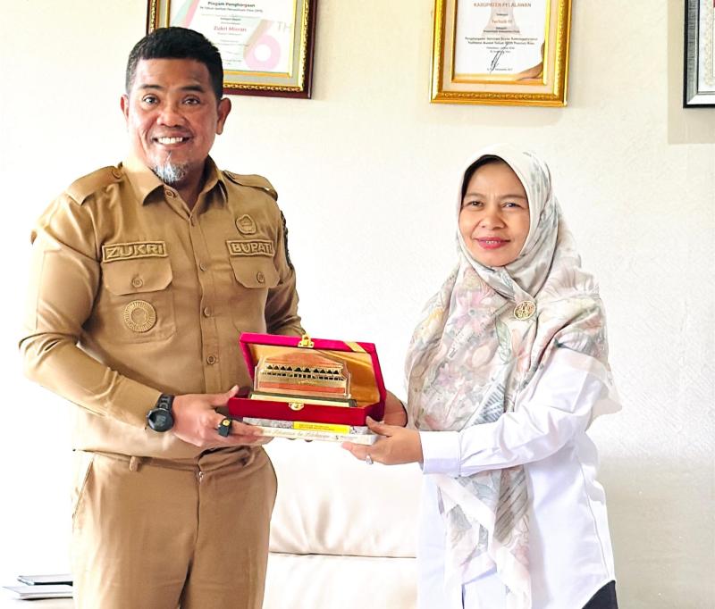 komitmen-zukri-buahkan-hasil-listrik-24-jam-pulau-mendol-ditarget-mei-2026