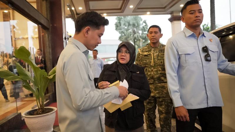 temui-wapres-gibran-bupati-siak-perjuangkan-hak-dbh-bagi-daerah-penghasil-sda