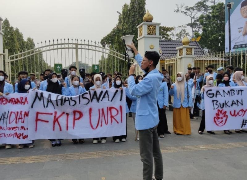 bem-fkip-unri-jangan-biarkan-kabut-asap-merampas-hak-pendidikan-anak-di-riau